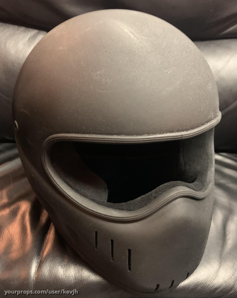 Hero motorcycle helmet – The Girl in the Spider's Web (2018) – image 1