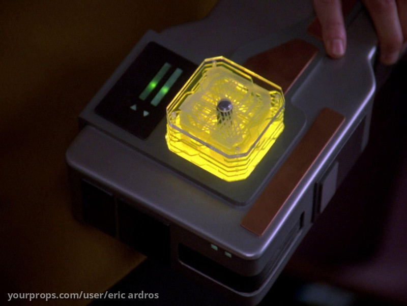 Isolinear Data Cube from "Ship in a Bottle" – Star Trek: The Next Generation (1987) – image 5