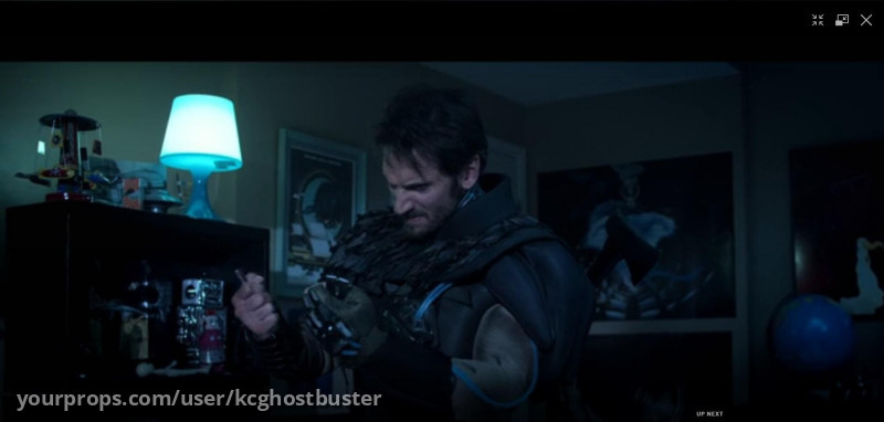 Broken dagger - pilot – Future Man (2017) – image 4
