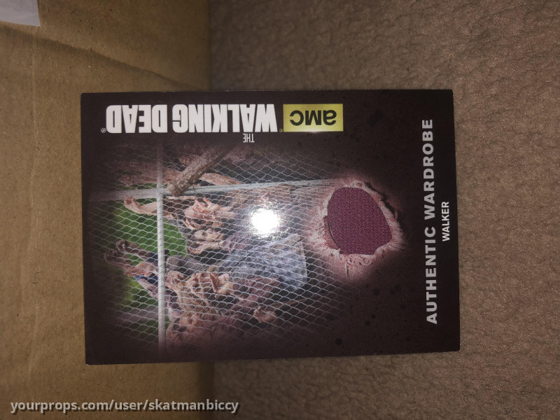 Authentic walker costume relic – The Walking Dead (2010) – image 1