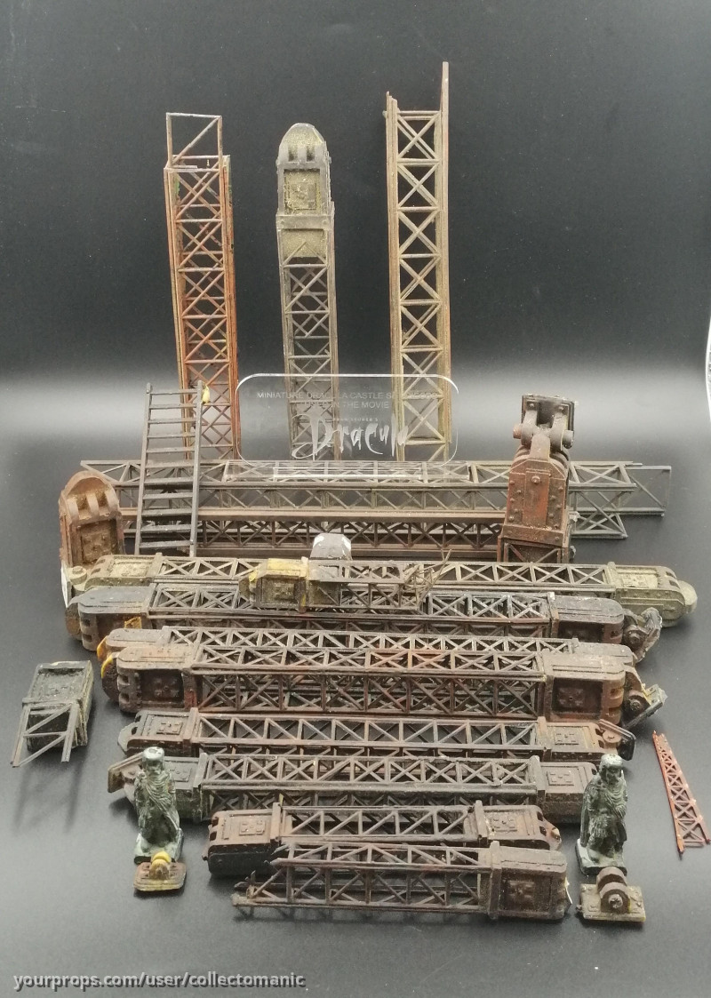 Dracula Castle miniature set pieces – Dracula (1992) – image 1