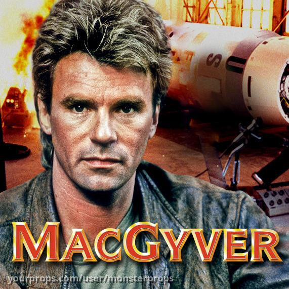 Mac's Knife, Watch, and ID Cards – MacGyver (1985) – image 4