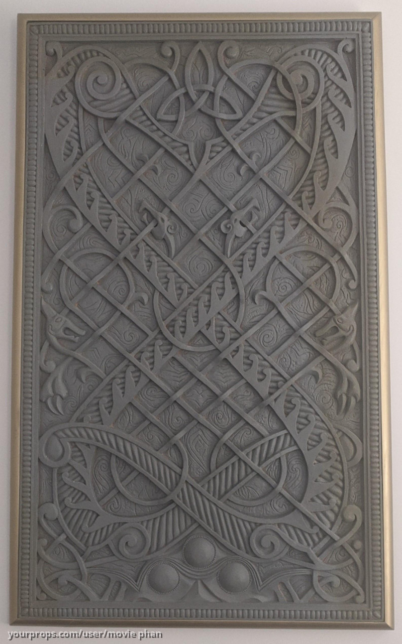 Asgard throne room wall panel – Thor: Ragnarok (2017) – image 1