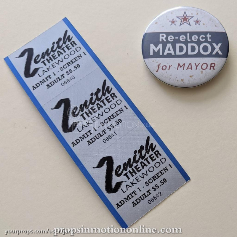 Zenith tickets + Maddox Button Badge – Scream: The TV Series (2015) – image 1