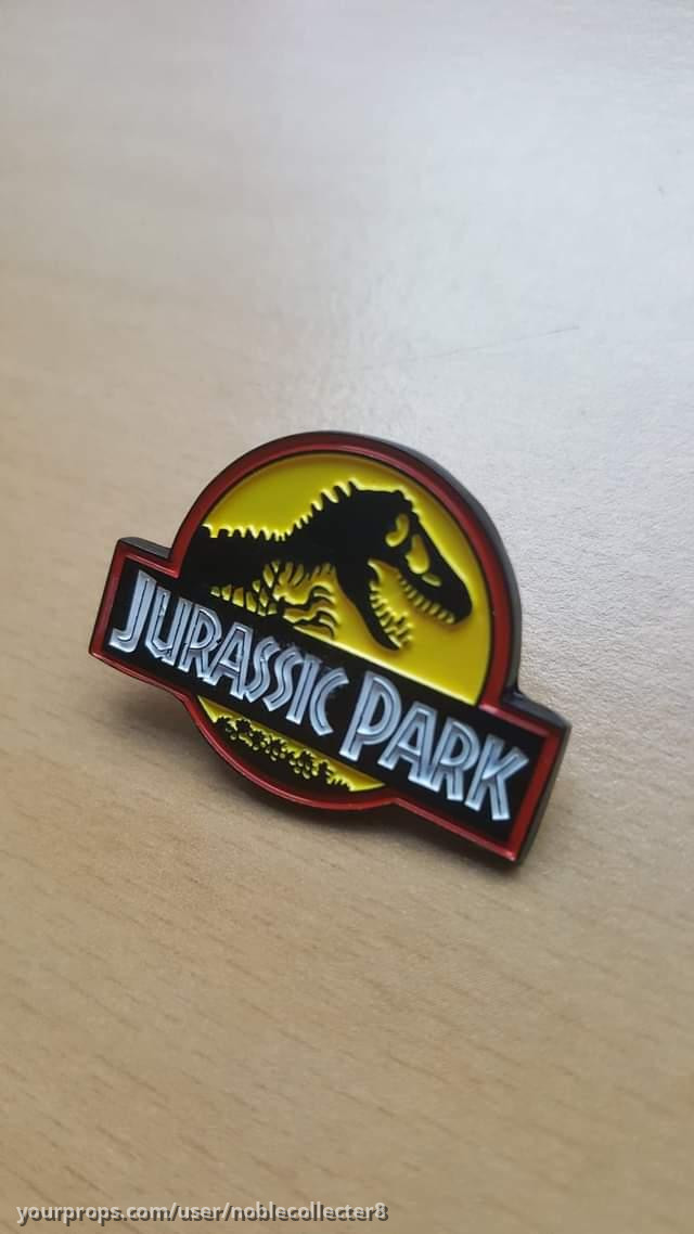 Jurassic Park logo pin – Jurassic Park (1993) – image 3