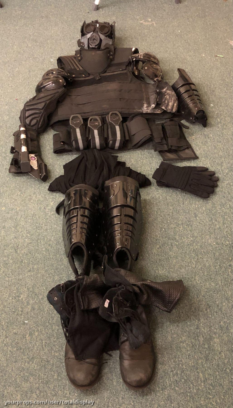 Shocktrooper Armor – DC's Legends of Tomorrow (2016) – image 1