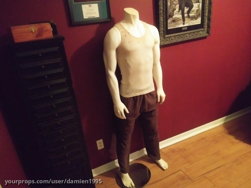 Don't Breath Blind Man Wardrobe – Don't Breathe (2016) – image 1