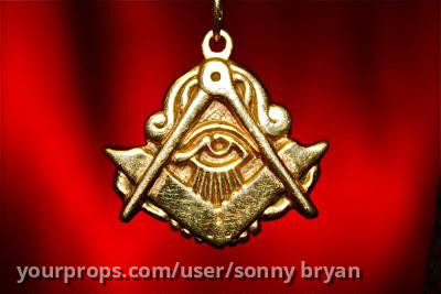 Freemasons Pendant – The Man Who Would Be King (1975) – image 2