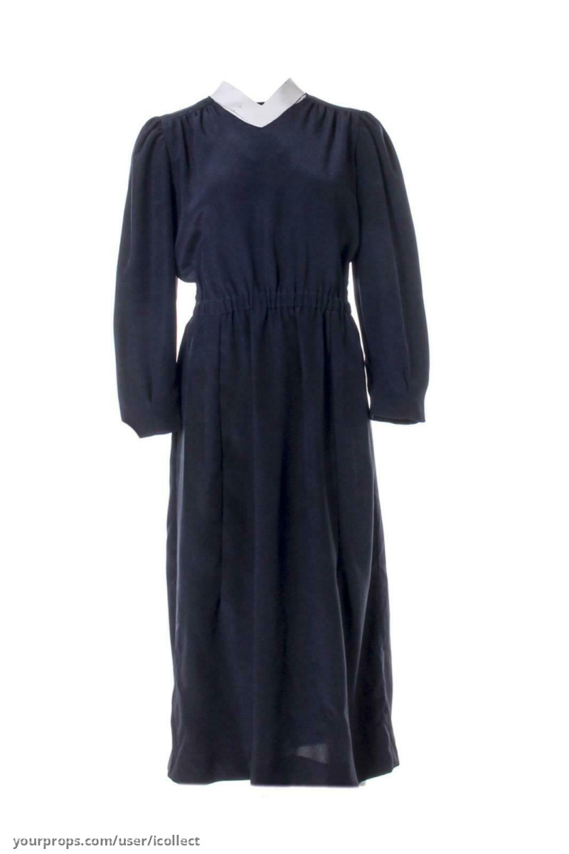 Emma Myles as Leanne Taylor Amish Outfit – Orange Is the New Black (2013) – image 2