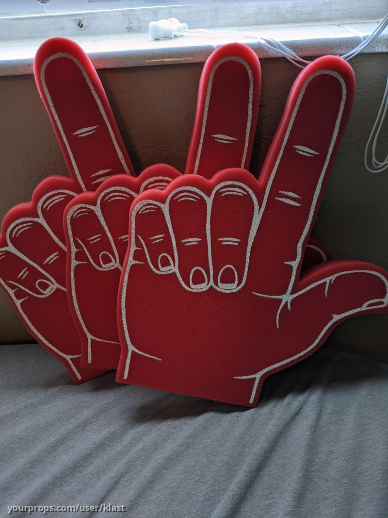 Loser Like Me Foam Fingers – Glee (2009) – image 2