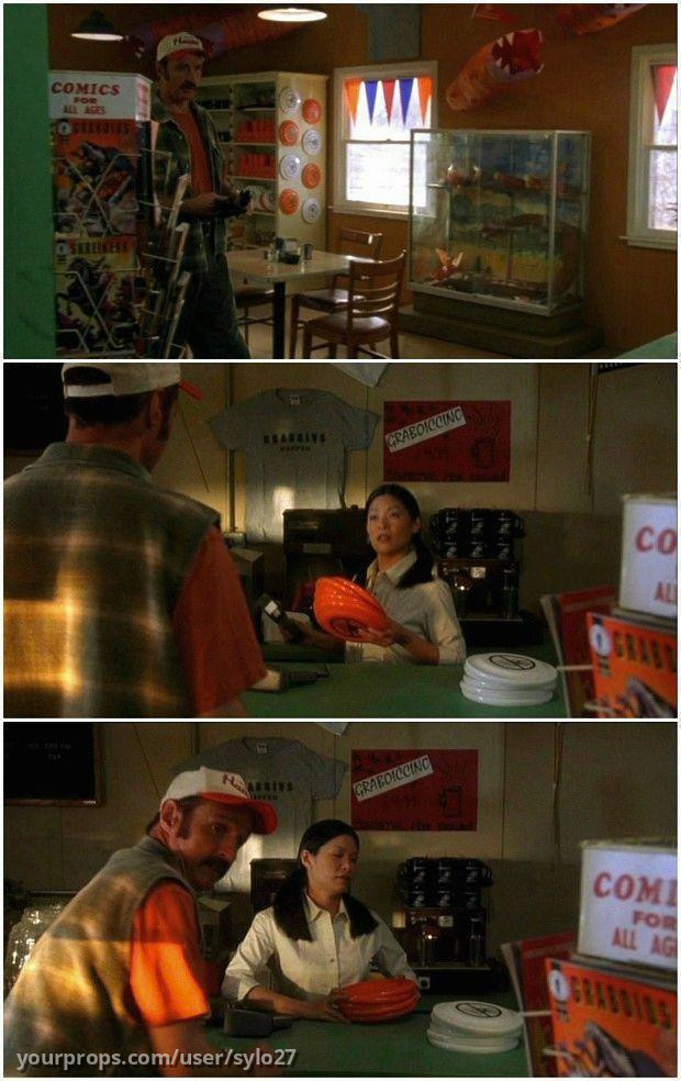 “Graboid” Frisbee & Key Chain – Tremors 3: Back to Perfection (2001) – image 3
