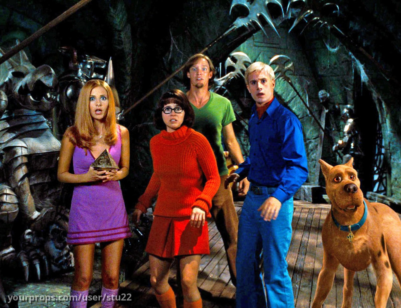 Blade Reaper Type Scythe Set Dressing – Scooby-Doo (2002) – image 3