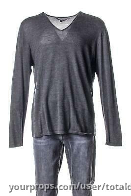 J.J. Screen Worn Shirt and Pants – My Spy (2020) – image 1