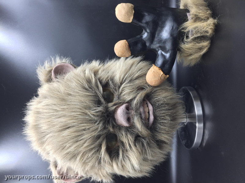 Ewok mask and hand – Star Wars: Episode VI - Return of the Jedi (1983) – image 1