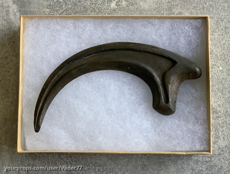 Fossilized Raptor Claw – Jurassic Park (1993) – image 1