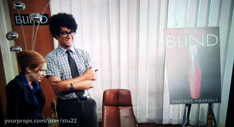 "Blind" Sign – The IT Crowd (2006) – image 3