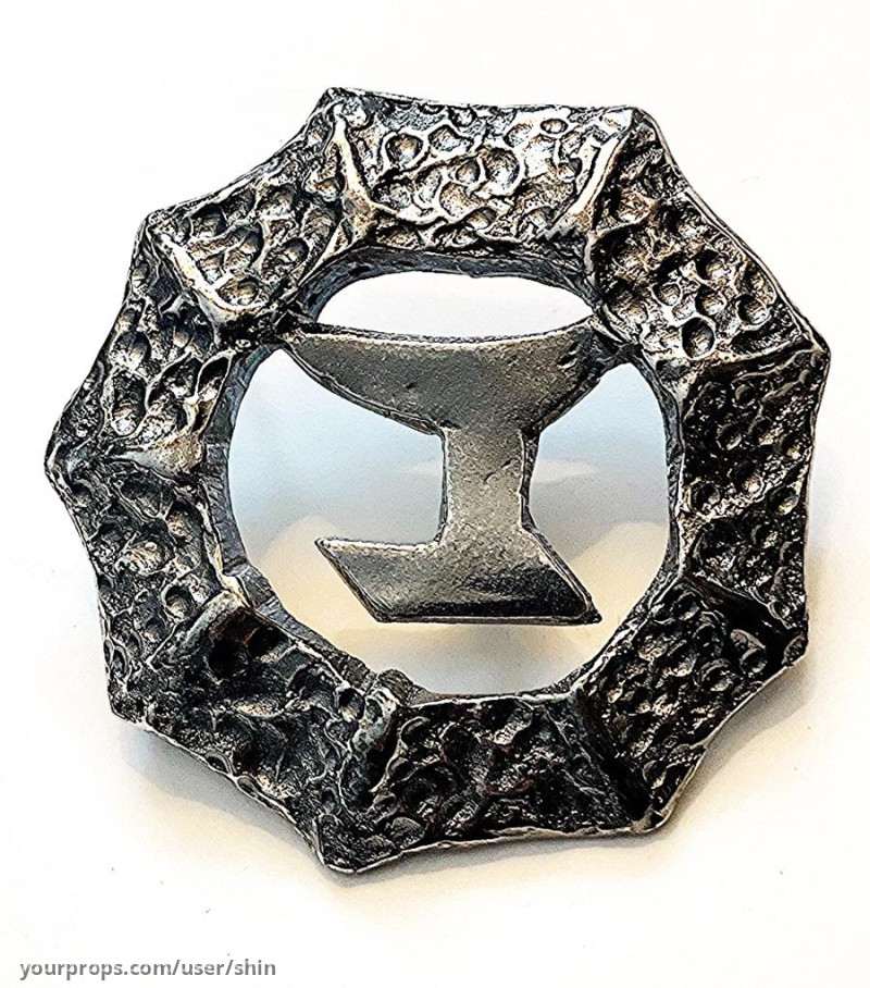 General Chang medallion – Star Trek VI: The Undiscovered Country (1991) – image 1