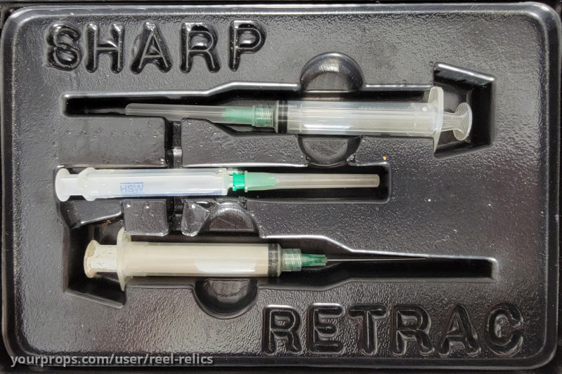 Dexter's Syringe Kit – Dexter (2006) – image 1