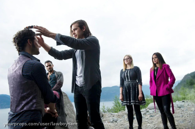 Eliot's (Hale Appleman) Coronation Vest – The Magicians (2015) – image 3