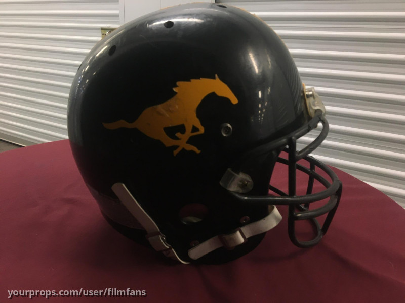 Prop football helmet from “Gridiron Gang” Columbia Pictures COA – Gridiron Gang (2006) – image 1