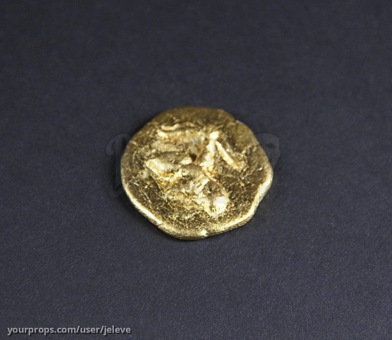 Patroclus' funeral pyre coin and continuity polaroids set – Troy (2004) – image 2