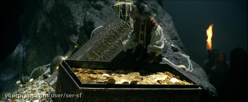 Treasure Gold Doubloon – Pirates of the Caribbean: The Curse of the Black Pearl (2003) – image 3