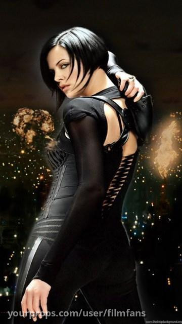“Aeon Flux’s” (Charlize Theron) Prop shoulder holster for her blaster – Æon Flux (2005) – image 3