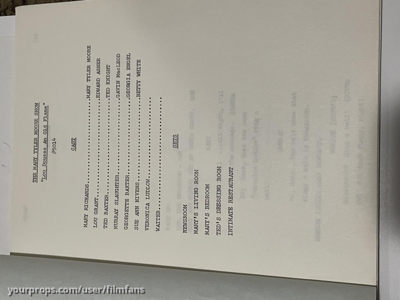 Betty White’s (“Sue Ann Nivens”) personal signed Script – Mary Tyler Moore: The 20th Anniversary Show (1991) – image 2