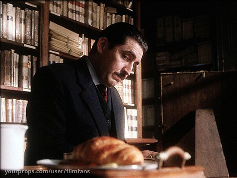Prop blank Letter Head sheets “Comte” (Alfred Molina) – Chocolat (2000) – image 3