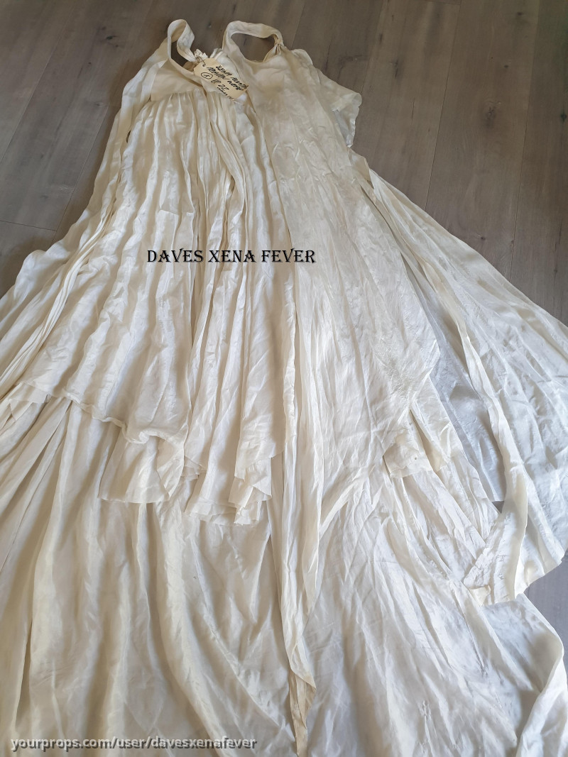 Xena Floating Heaven Wear/Gown – Xena: Warrior Princess (1995) – image 1