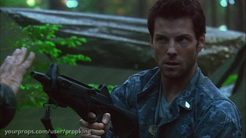 Colonial Beretta CX4 Storm Rifle and Scope – Battlestar Galactica (2003) – image 2