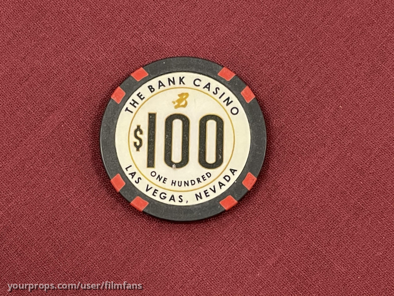 “The Bank Casino” prop $100 Chip from “Oceans Thirteen” – Ocean's Thirteen (2007) – image 1