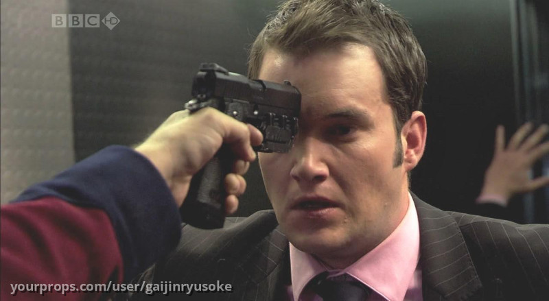 Rubber Stunt Pistol – Torchwood (2006) – image 5