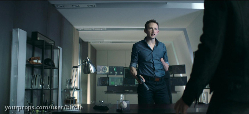 Erich's Pisol – The Expanse (2015) – image 4