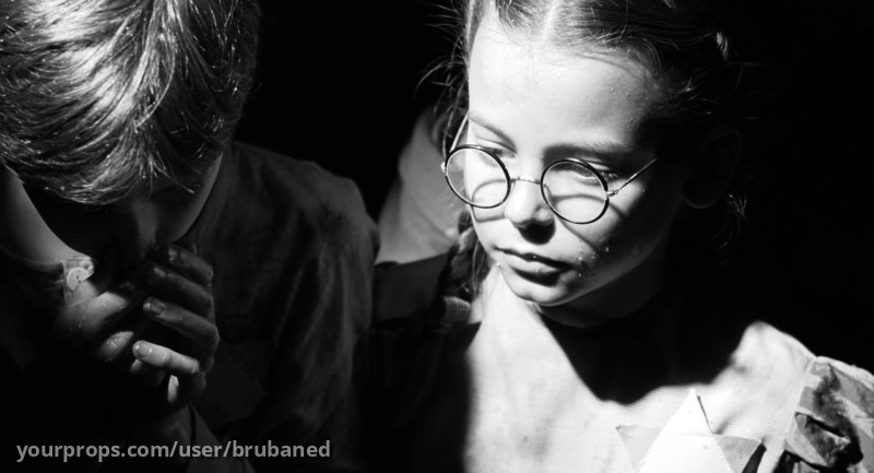 "Danka  Dresner" Screen Used Spectacles – Schindler's List (1993) – image 4