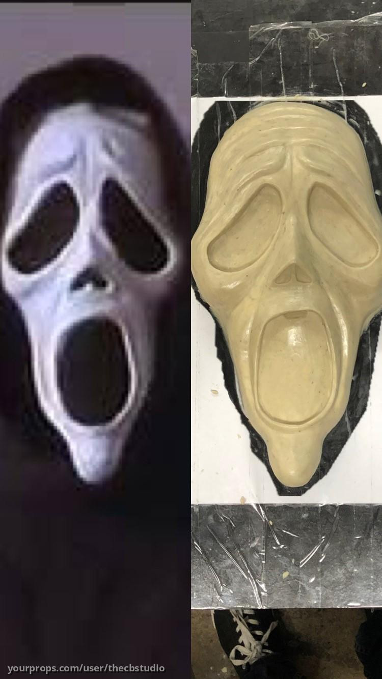 The Killer Mask Replica – Scary Movie (2000) – image 4