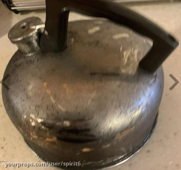 Lonnie’s Screen Used Tea Kettle – School for Scoundrels (2006) – image 1