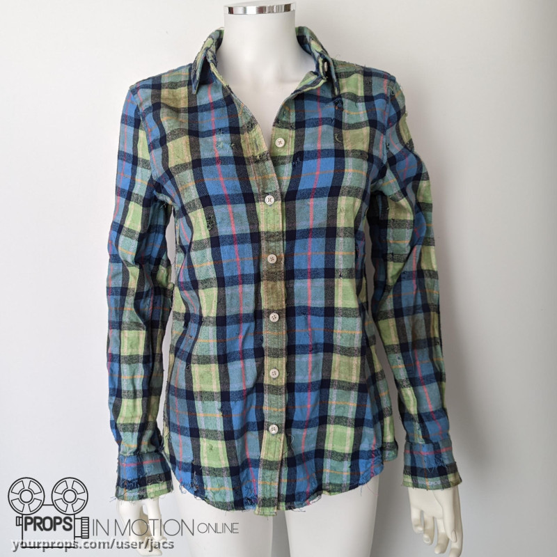 Jennifer (Charlotte Vega) Shirt and socks – Wrong Turn (2021) – image 1