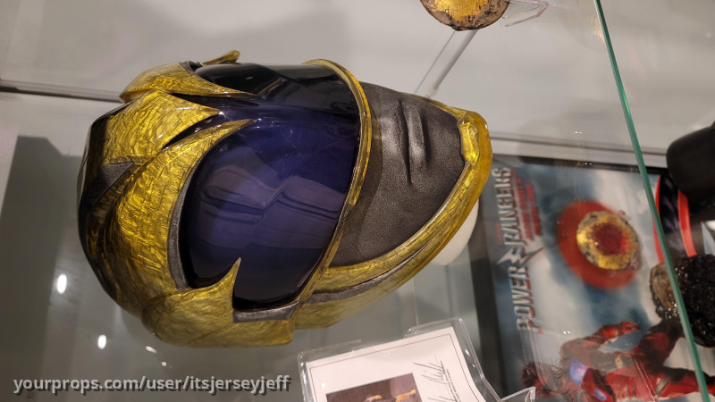 Yellow ranger Helmet – Power Rangers (2017) – image 1