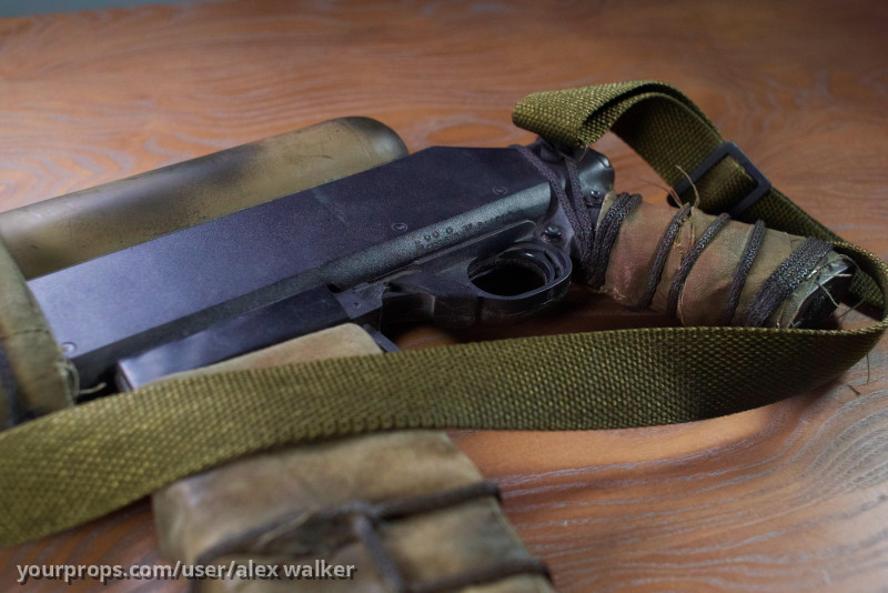 Stunt Kolaran Rifle – Star Trek: Nemesis (2002) – image 2