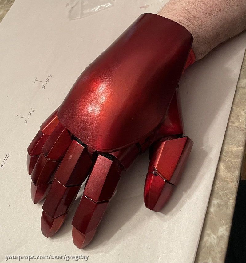 Mark III Suit Glove – Iron Man (2008) – image 3