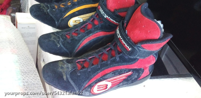 Shoes – Thunderbirds (2004) – image 1