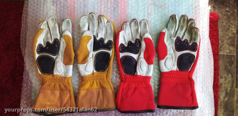 Gloves – Thunderbirds (2004) – image 3