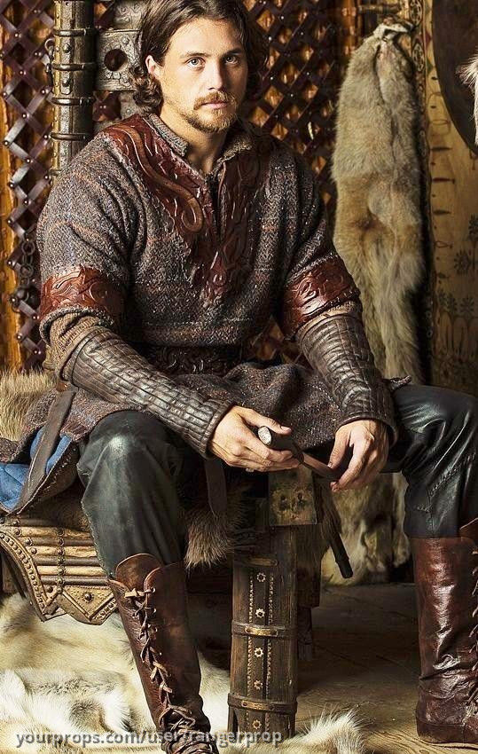 Screen worn "Kalf" short sleeve tunic with Dragon Embossed Leather trim – Vikings (2013) – image 3