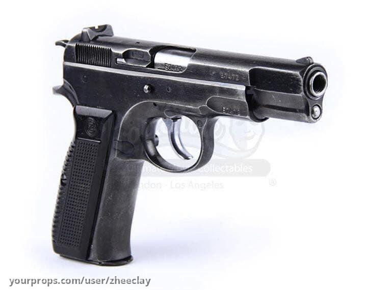Selina Kyle/Catwoman (Anne Hathaway) Live Fire cz75 – The Dark Knight Rises (2012) – image 2