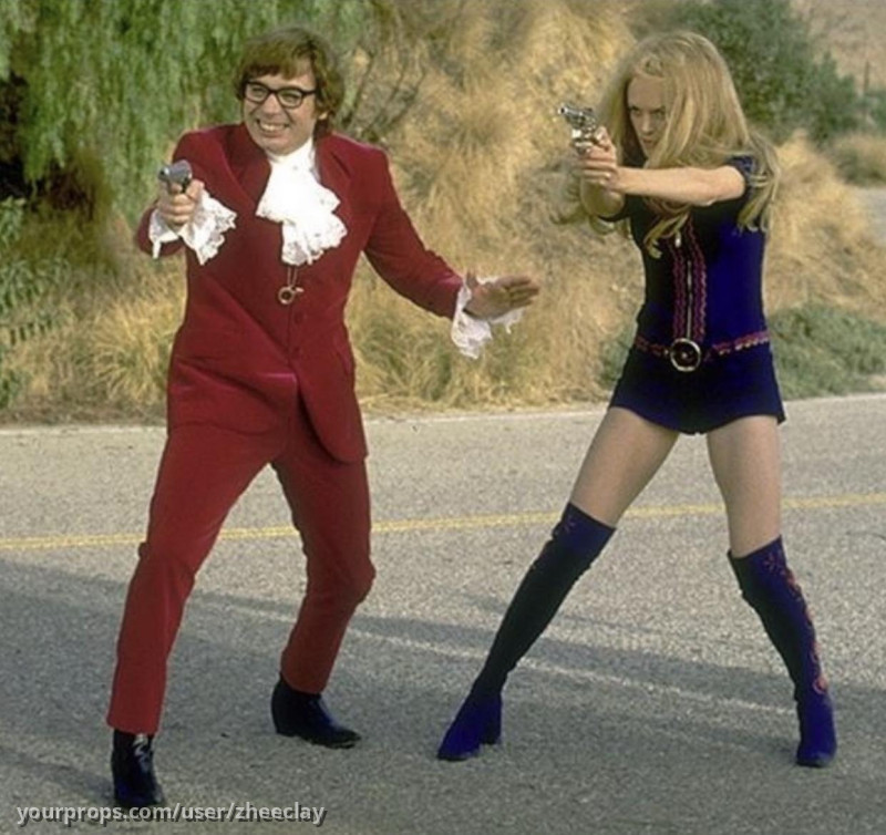 Felicity Shagwell’s (Heather Graham) Jumper – Austin Powers: The Spy Who Shagged Me (1999) – image 2