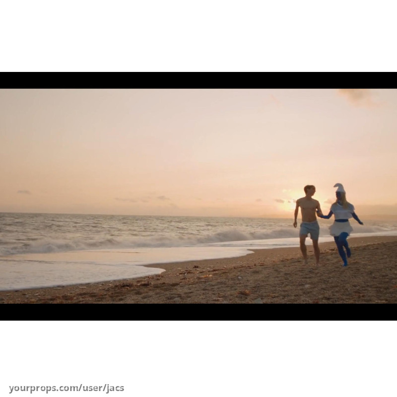 Nick (Joe Thomas) beach Shorts – The Festival (2018) – image 2