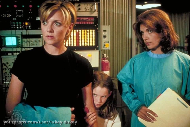 Cassandra Naquedah stomach bomb – Stargate SG-1 (1997) – image 3