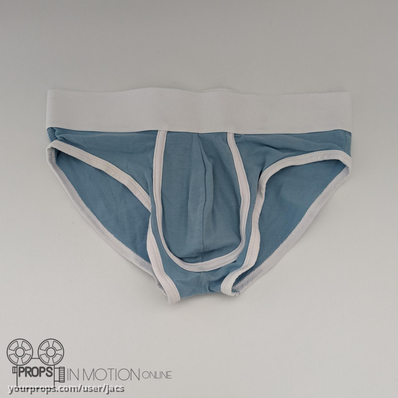 Nick (Joe Thomas) Pants Option – The Festival (2018) – image 1