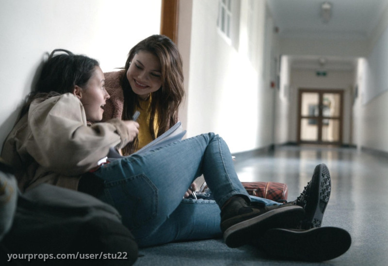 Regan School Bag and Contents Plus Sides – The Wilds (2020) – image 3
